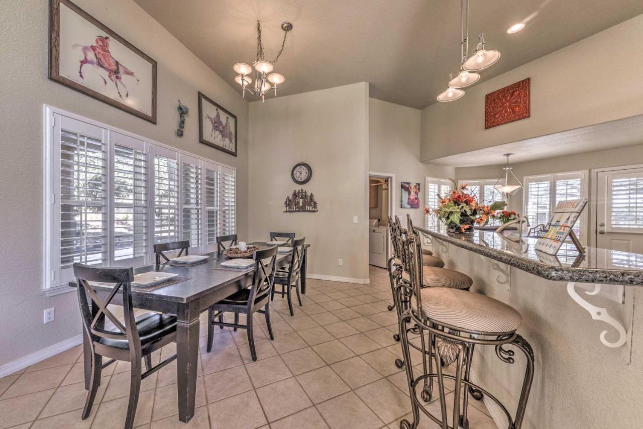 Roomy Ruidoso Retreat With Deck, Grill, And Mtn Views! エクステリア 写真